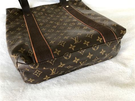 LOUIS VUITTON Monogram Cabas Beaubourg .